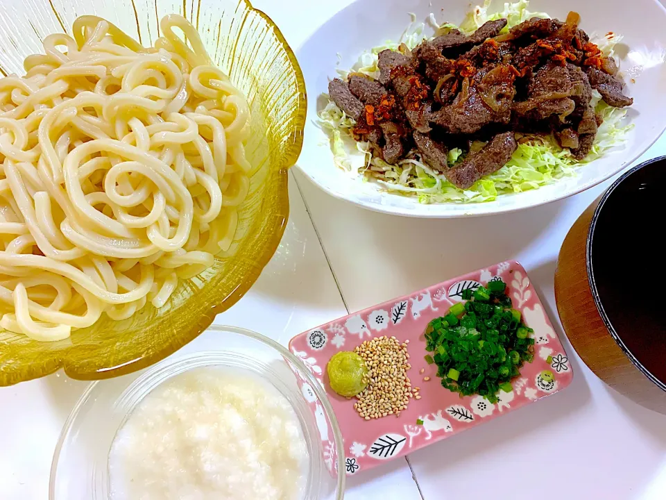 Snapdishの料理写真:とろろうどん　焼肉サラダ|ゆりえさん