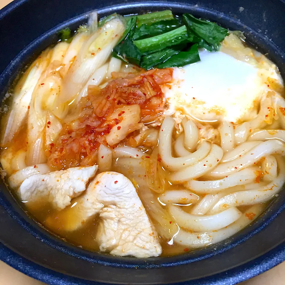 Snapdishの料理写真:在宅勤務中の男飯(鍋焼きうどん)|おおもりの星さん