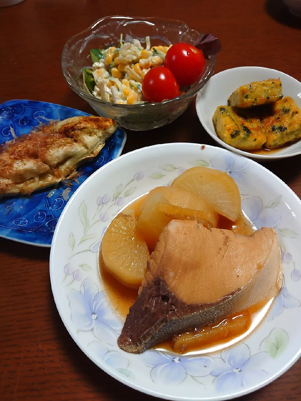 ぶり大根
焼き茄子
揚げ出し豆腐
サラダ|ぱやさん