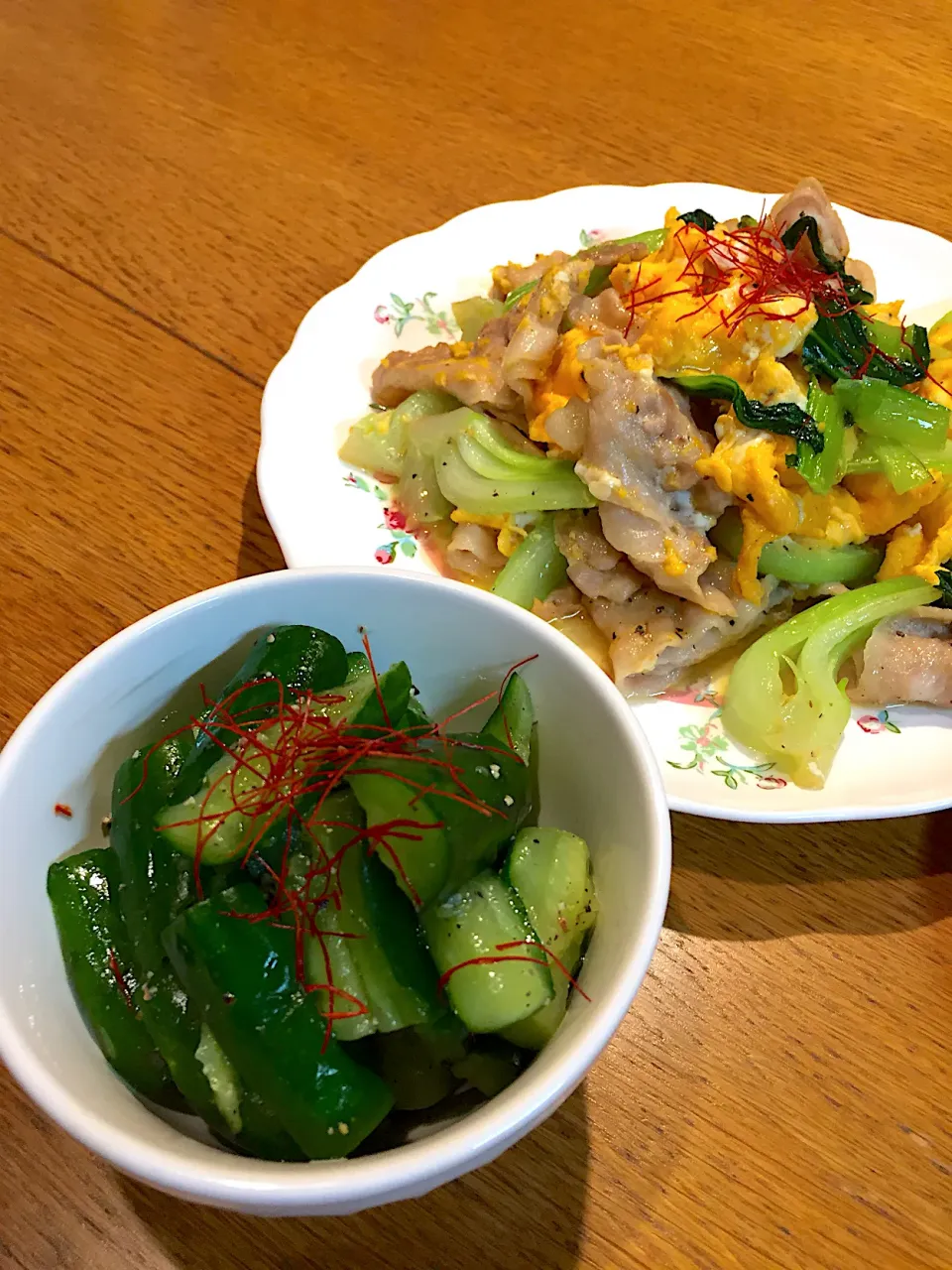 胡瓜の漬物  と  青梗菜と豚肉玉子の炒め|まつださんさん