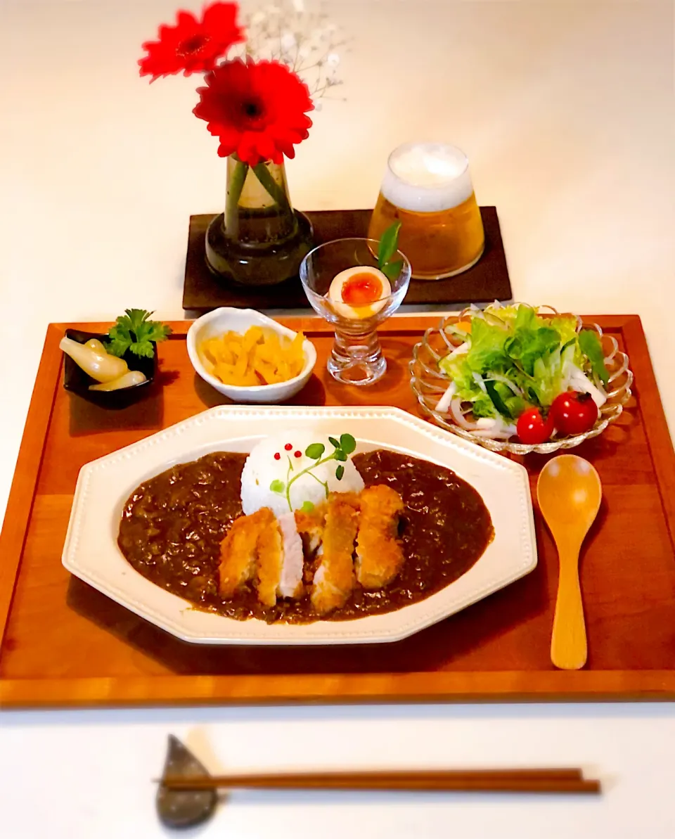 カツカレー　パプリカのナムル  味付け卵　🍺😊|あっこさん