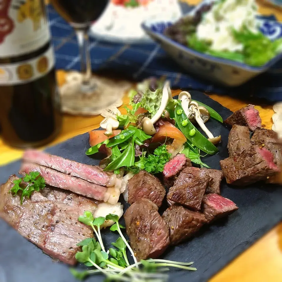 ステーキでハピパ🎉🥩🍷🎂🎊|とまと🍅さん