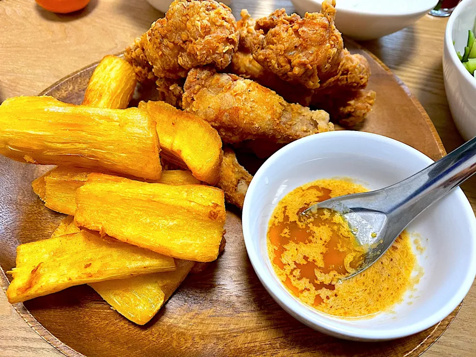 Fried chicken and cassava potatoes|yeni kartikasariさん