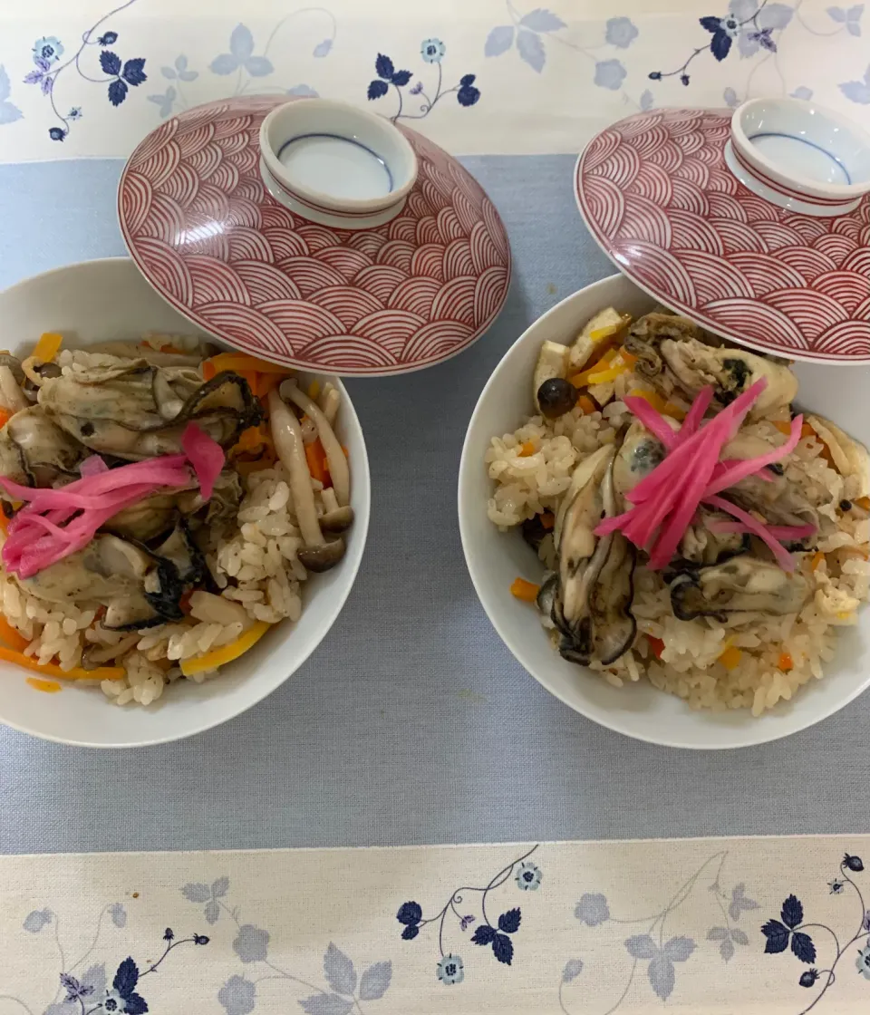 Snapdishの料理写真:牡蠣たっぷりの牡蠣ご飯❣️|tamemitiさん