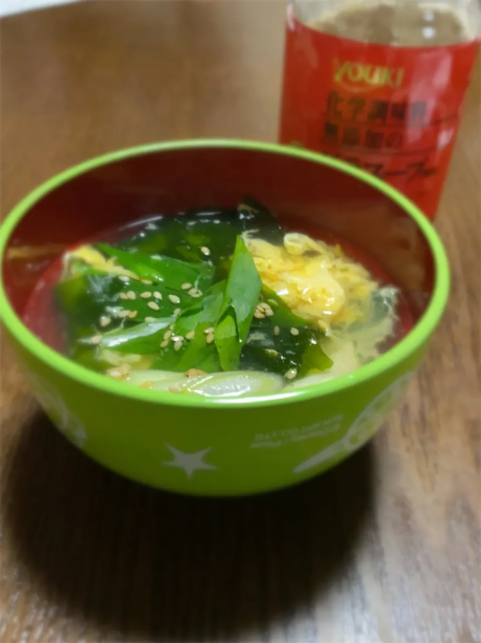 ワカメとたまごの中華スープ〜棒々鶏の鶏肉の茹で汁とガラスープを使って〜|acoさん