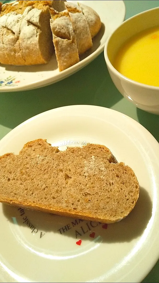 Snapdishの料理写真:今日の朝食はライ麦パン❗️|かずにゃさん