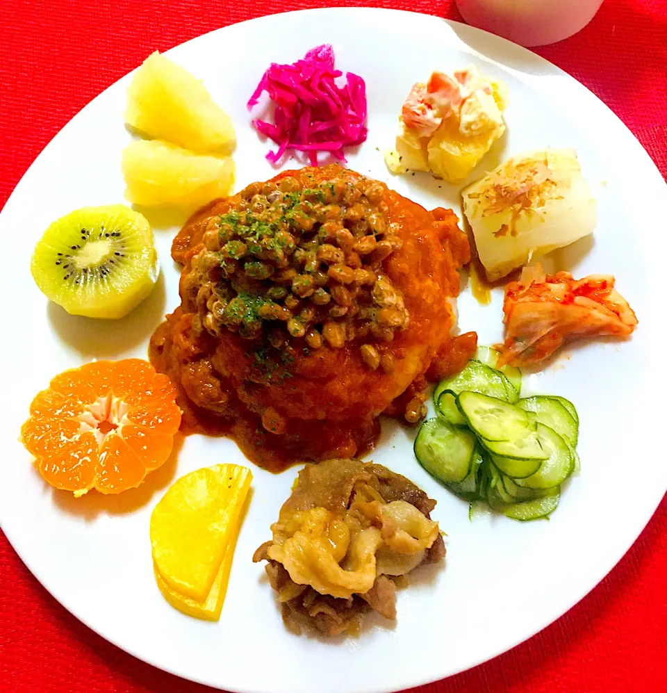 Snapdishの料理写真:朝カレー😋167日目💖納豆カレー😋🍛トッピングは冷蔵庫の残り物笑笑💖紫キャベツ酢の物、さつま芋サラダ🥗白菜キムチ、胡瓜酢の物🥒豚肉生姜焼き、沢庵、🍊、🥝、グレープフルーツ^_^❤️🙏|HAMI69さん