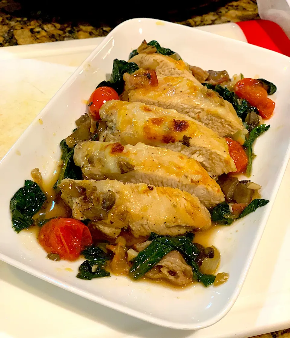 Low-Carb Tomato Spinach Chicken cooked in Skillet|Alma's Home Kitchenさん