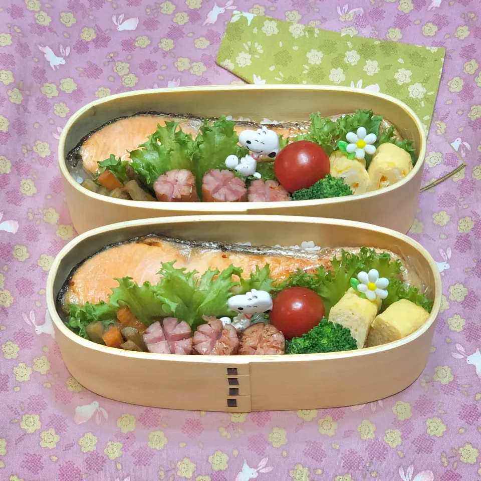 塩鮭グリル☘の双子ちゃんお弁当💙❤️ 12/4金|sweet homeさん