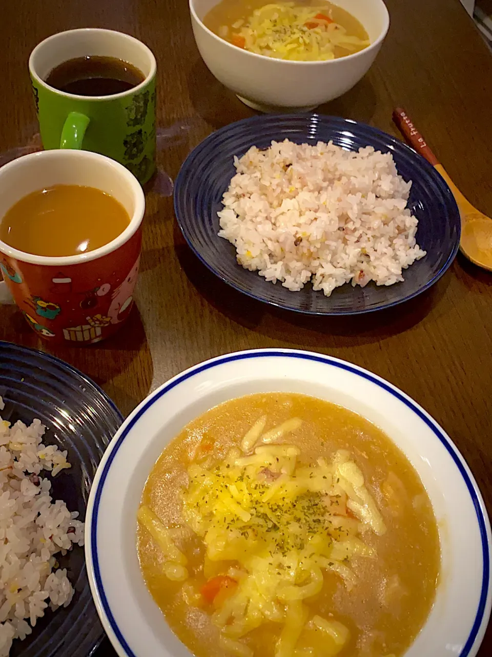 チーズ入り豚肉とキノコのシチュー　十六穀ごはん　福神漬け　カフェオレ☕️|ch＊K*∀o(^^*)♪さん