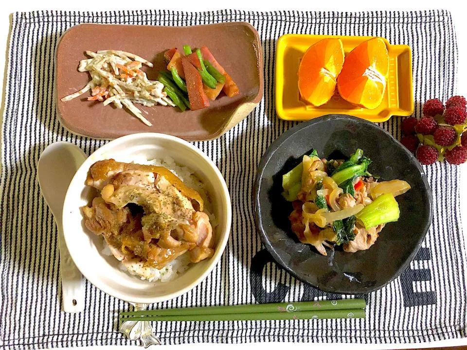 ✳︎洋風チキン照り焼き丼✳︎青梗菜と豚肉の味噌炒め✳︎いんげんとベーコンの和風炒め✳︎ごぼうサラダ✳︎紅まどんな|syamさん