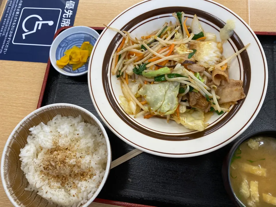 遠州豊田ＰＡの肉野菜定食|Morito Kamiyaさん