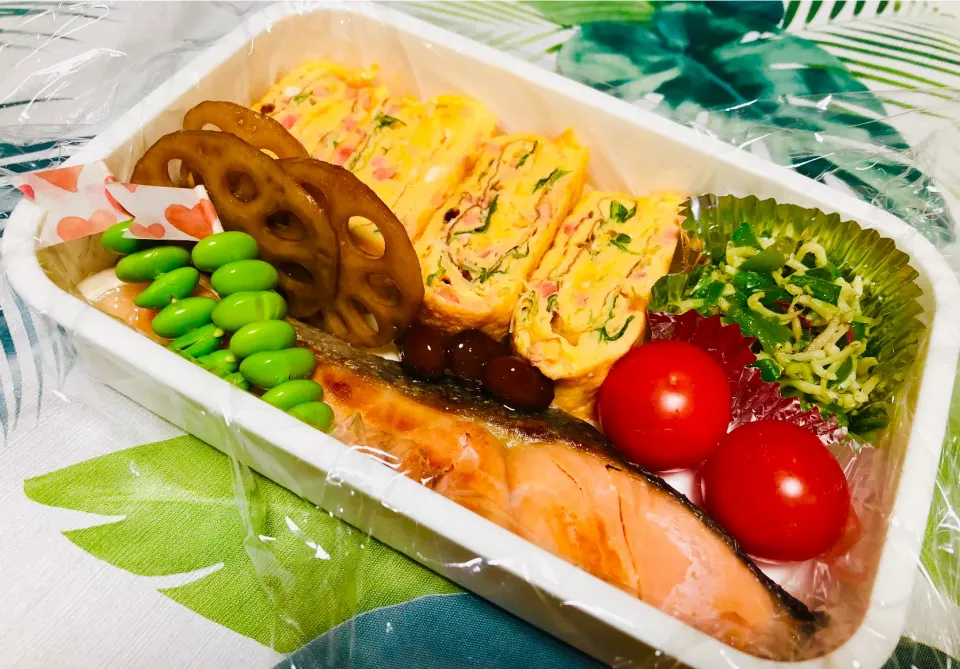 今日の父弁🍱紅生姜と水菜のだし巻きでカラフルに( ･ᴗ･ )|とうかさん