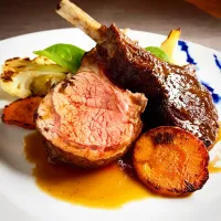 Snapdishの料理写真:Pan-Roasted Lamb Chops with Garam Masala (ラムチョップ、ガラムマサラ風味)