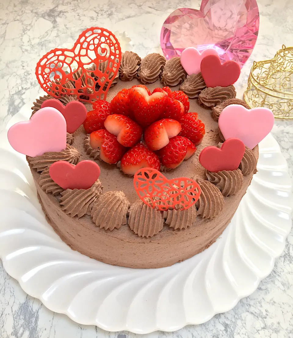 バレンタインチョコケーキ🍫😝💕sucreroomさんの料理 いちごいっぱいのケーキです🍓簡単で美味しいふわふわスポンジです〜(∩´∀`∩)|sucreroomさん