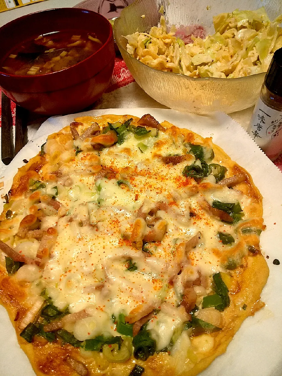 今日のお昼
※おからパウダー生地のピザ～ベーコンネギのしょう油マヨネーズ
※きのことワカメのお味噌汁
※キャベツとゆで卵の旨サラダ
※セロリの浅漬け|れあMIXさん