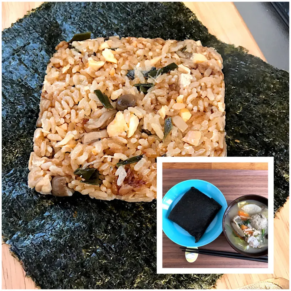 Snapdishの料理写真:おにぎらず🍙シャケとしめじの炊き込みご飯|morimi32さん