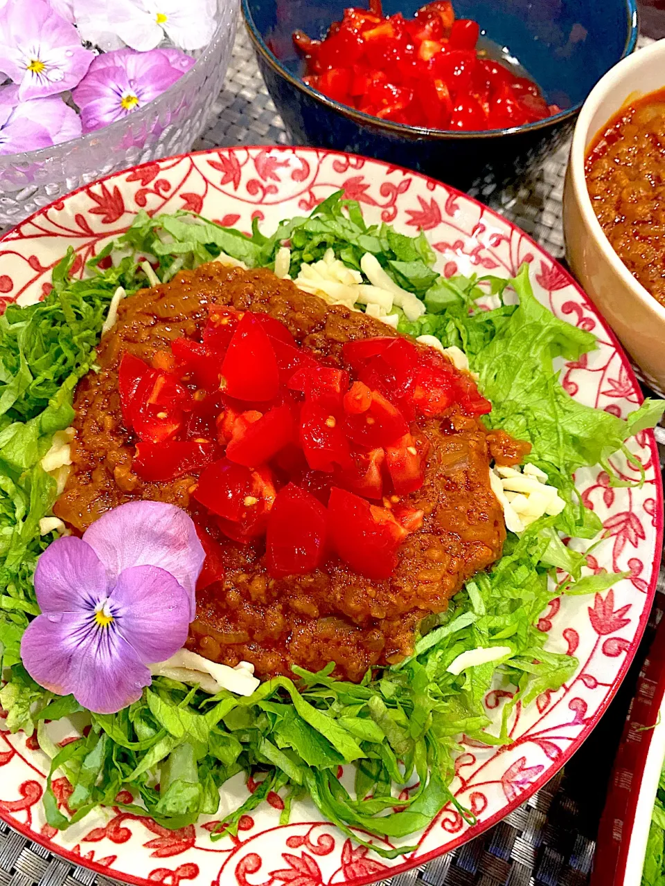 Snapdishの料理写真:食用花が安かったので|tasokiさん