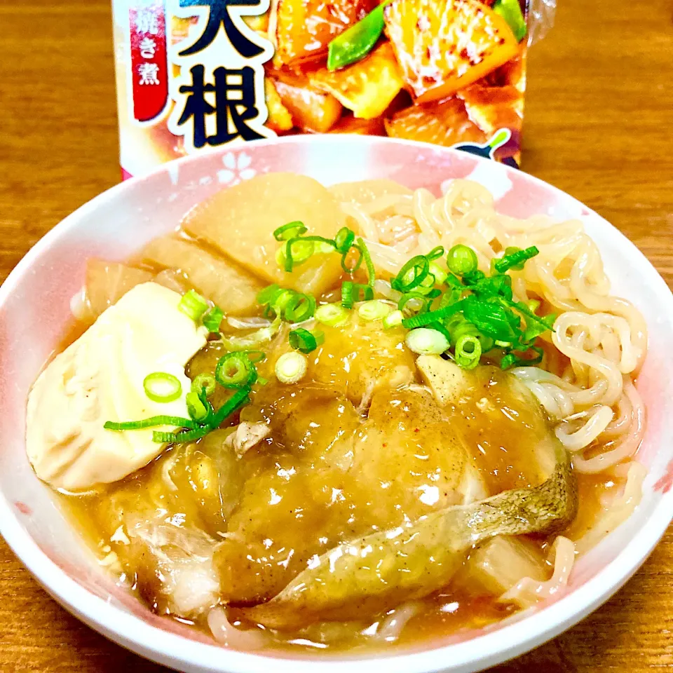 Snapdishの料理写真:鱈のすき焼き風煮込み✨豚バラ大根の素で。|まいりさん