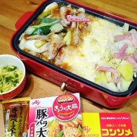 Snapdishの料理写真:やってみよう！ホットプレートで「勝ち飯」スタジアム
岩津ネギと豚肉お餅巻きVSジャーマンポテト|sumi24さん