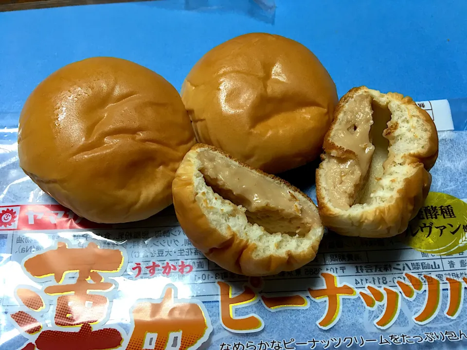 Snapdishの料理写真:薄皮ピーナツパン|はっちぃさん