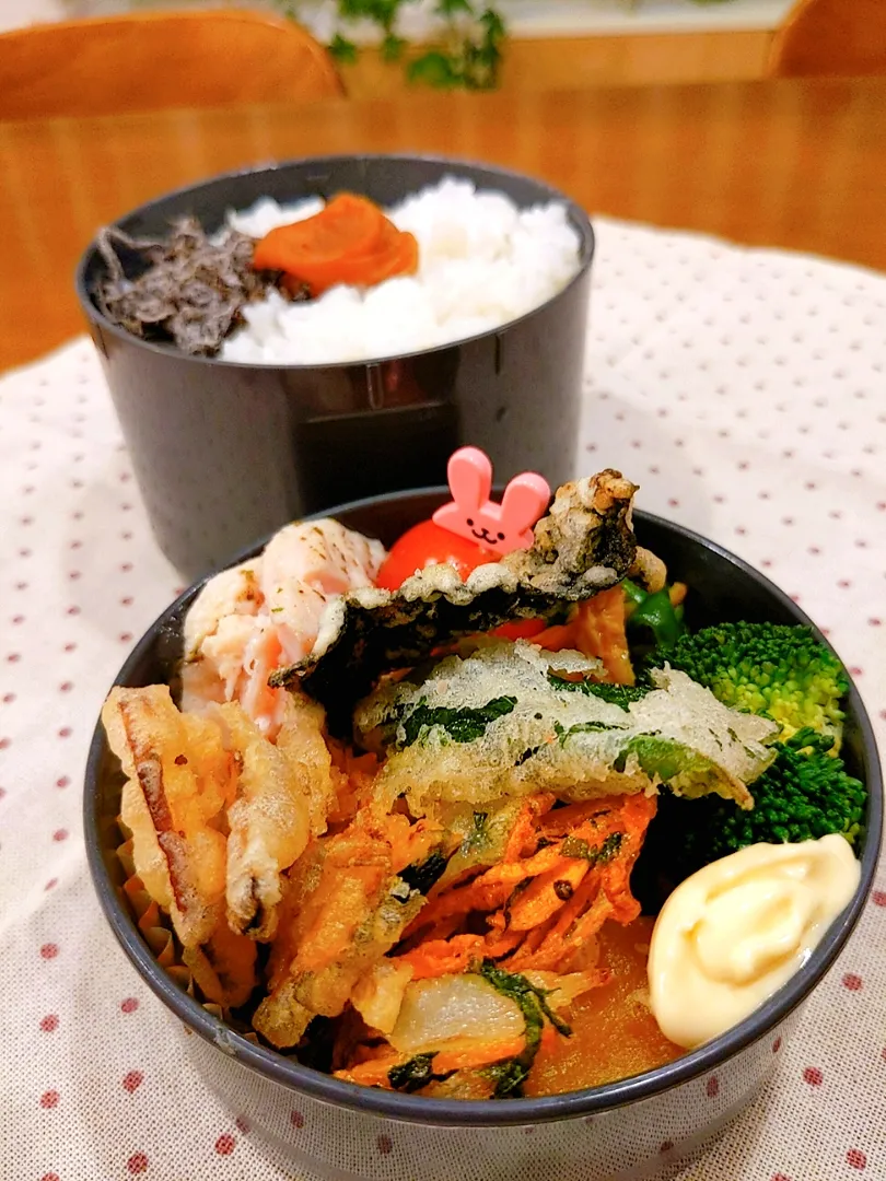 今日のお弁当。
昨日の晩ご飯の天ぷらを詰めました★色々入れたはずやのにちょっぴり彩りが微妙（´ω｀）|yuriさん