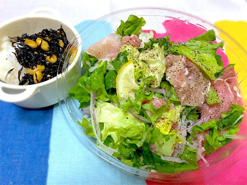 Snapdishの料理写真:生ハムとルッコラのサラダ🥗　　　　　　　　　　　ひじき大豆煮🍚|eiyadeさん