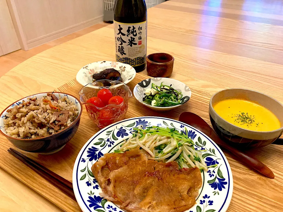 Snapdishの料理写真:今日の夕食　ひじきご飯　豚の生姜焼き　もやしと豆苗の炒め物　揚げ茄子の生姜ポン酢漬け　ピーマンとクリームチーズと塩昆布の和え物　プチトマトの梅酒漬け　金時人参のポタージュ|ふわ猫はなちゃんさん