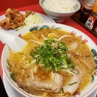 Snapdishの料理写真:みそラーメン 唐揚げ定食|haru1204jpさん