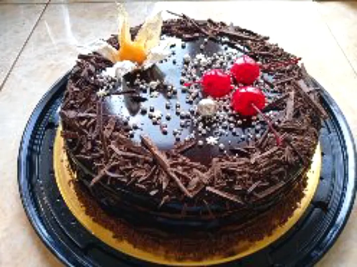 My Chocolate cake "I segreti delle Fate" with chocolate pastry cream, nuts, liqueur, ganache.|Nataly Vitさん