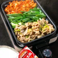 Snapdishの料理写真:豚バラと九条ネギ、キムチで勝ち飯|sun364さん