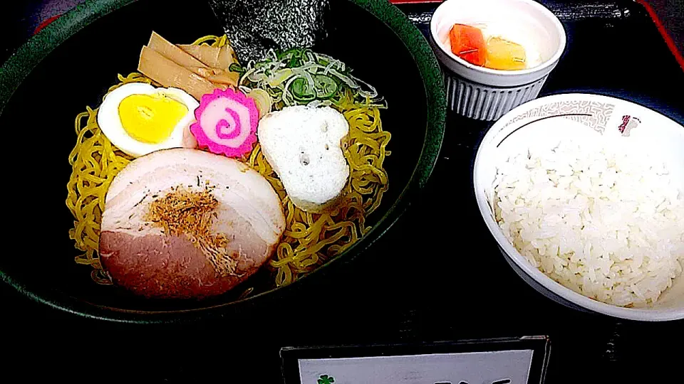 Snapdishの料理写真:アツアツ麺フェア　旭川しょうゆラーメンセット|nyama1さん