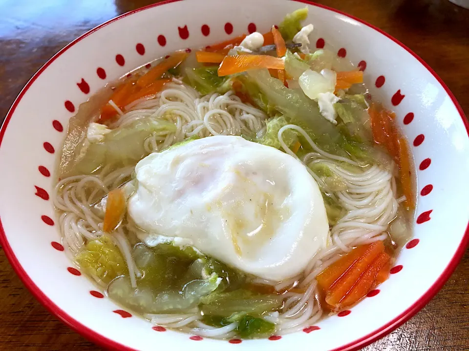 あったか煮麺に卵をドボン|さんだーさん