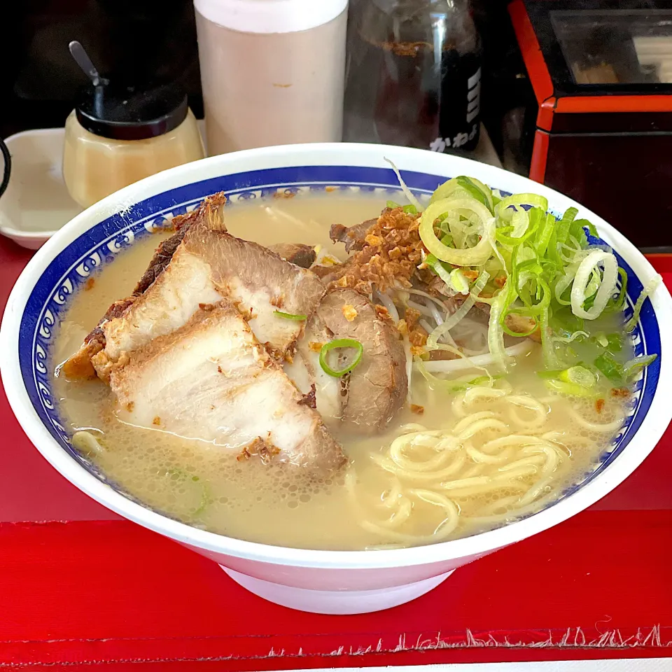 Snapdishの料理写真:くろいわラーメンのチャーシューメン|ひろゆきさん