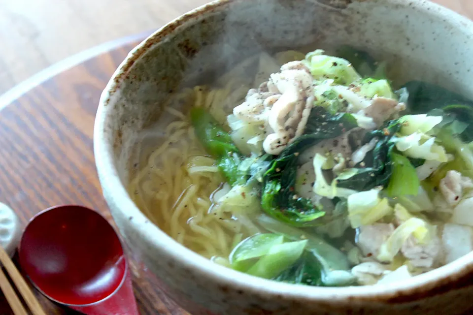 Snapdishの料理写真:かんたんラーメン|よっすぃさん