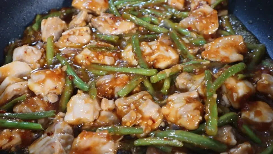 Green Beans Chicken Recipe|Dine With Nusratさん