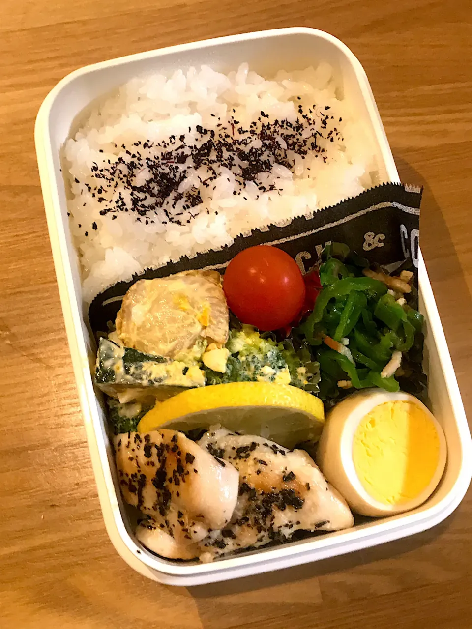 Snapdishの料理写真:低フォドマップ弁🍱ササミのバジルソテー|ちっくんさん