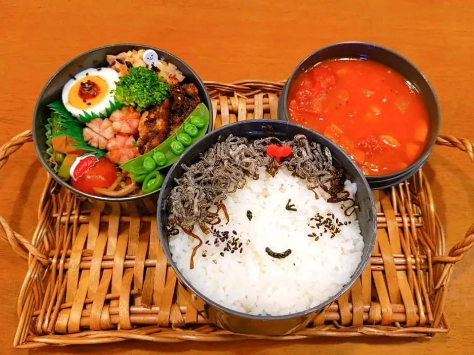 Snapdishの料理写真:キャラ弁☆
弁当づくりに飽きたので遊んで見ました(^^)ミネストローネ★も添えています。|yuriさん