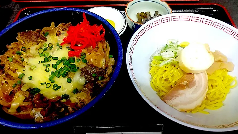 チーズ牛丼・ハーフラーメンセット|nyama1さん