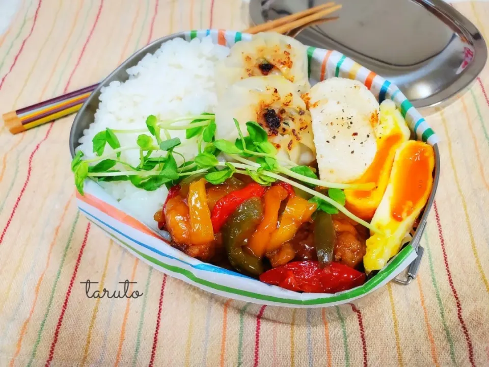 長男の置き弁🍱🍴
鳥から甘酢あん弁当😋(お花餃子入り🌼*･)|taruto⭐️さん