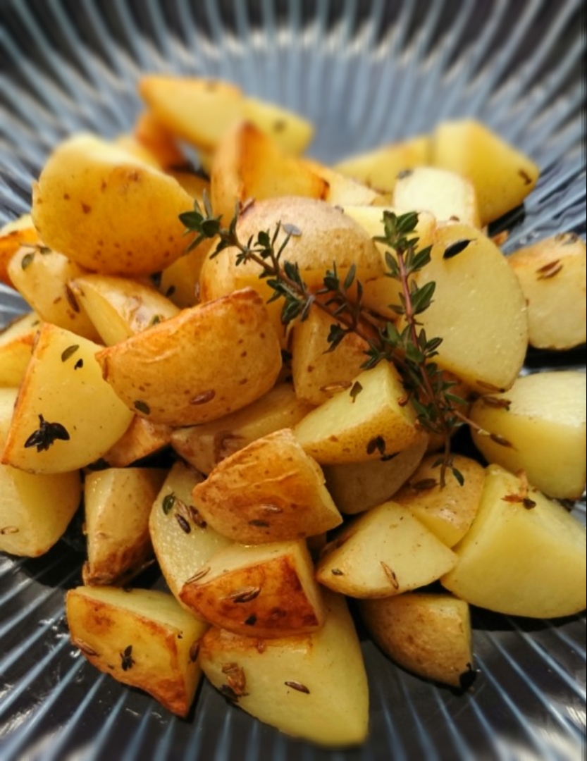 新じゃがのハーブ炒め タイムポテト とだとも Snapdish スナップディッシュ Id Psv9ya