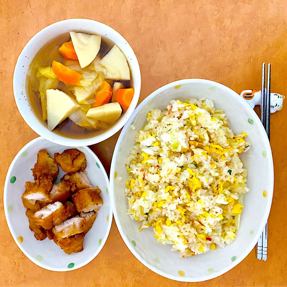 Snapdishの料理写真:Dinner with cha-han, fried-chicken and vegetables soup, いただきます|MI 「いどりす」さん