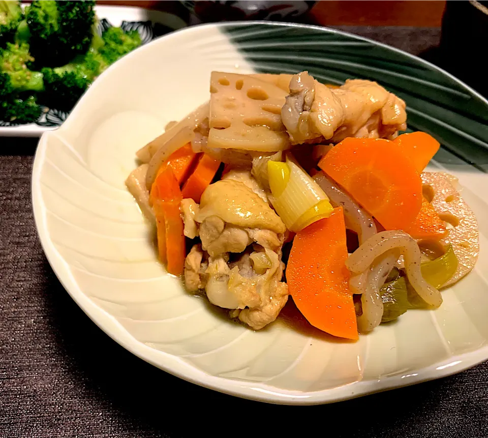 手羽元と蓮根の黒酢しょうゆ煮|かなっぺさん