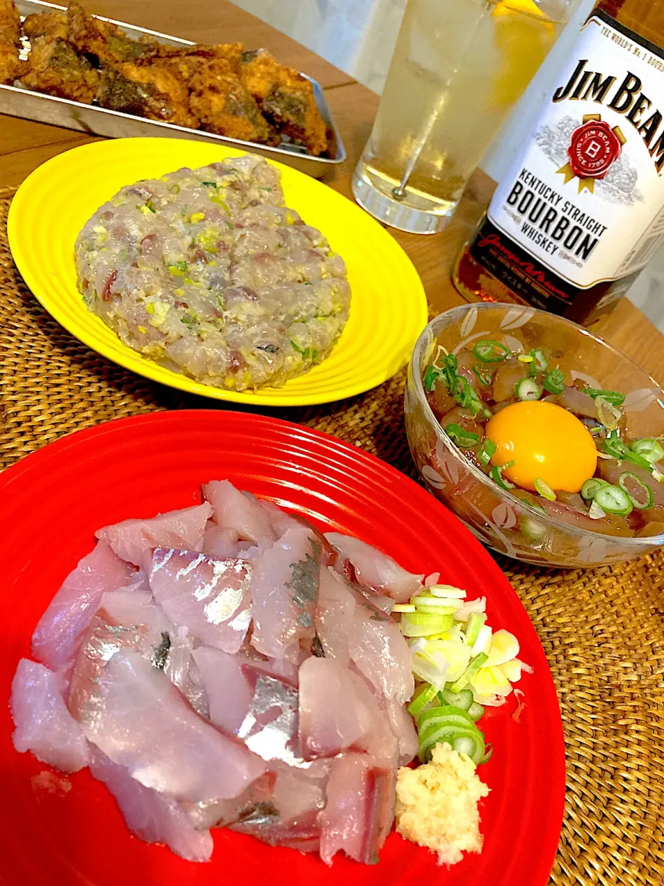 Snapdishの料理写真:釣り魚で🍻✨鯵と鯖🐟|アイさん