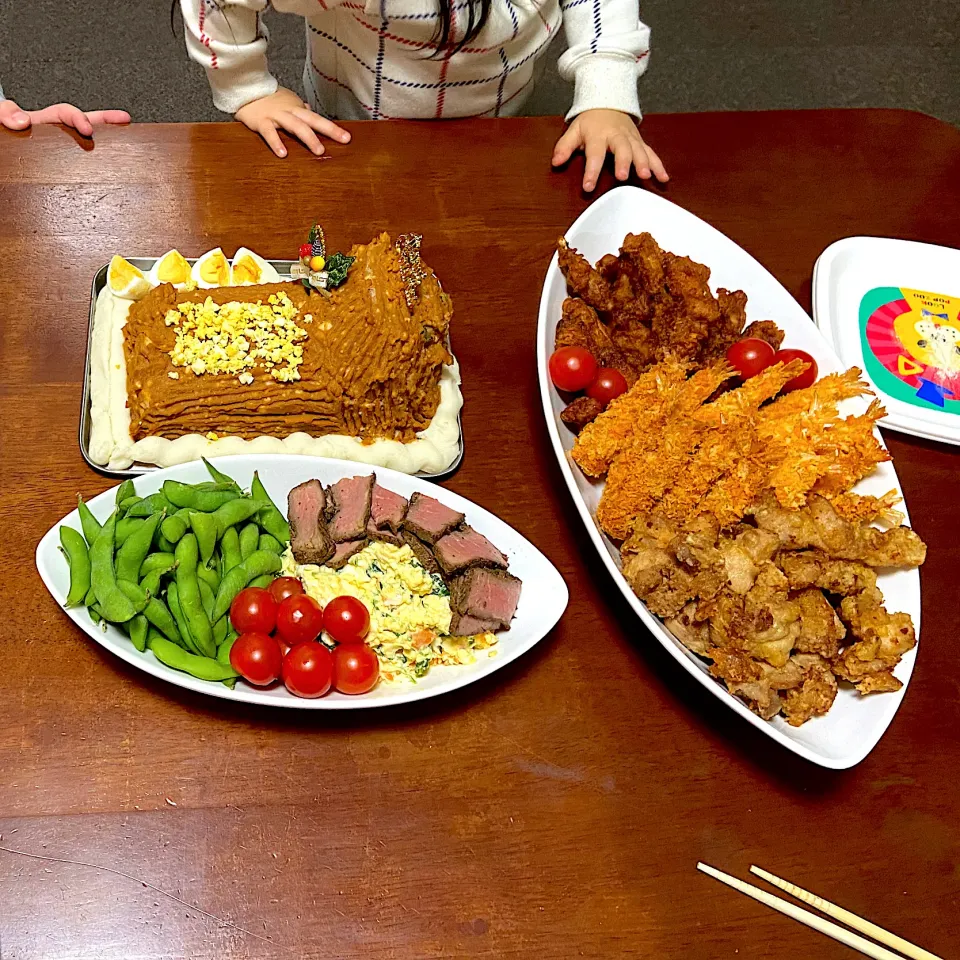 Snapdishの料理写真:次男誕生日兼クリスマスご飯|hirotanさん