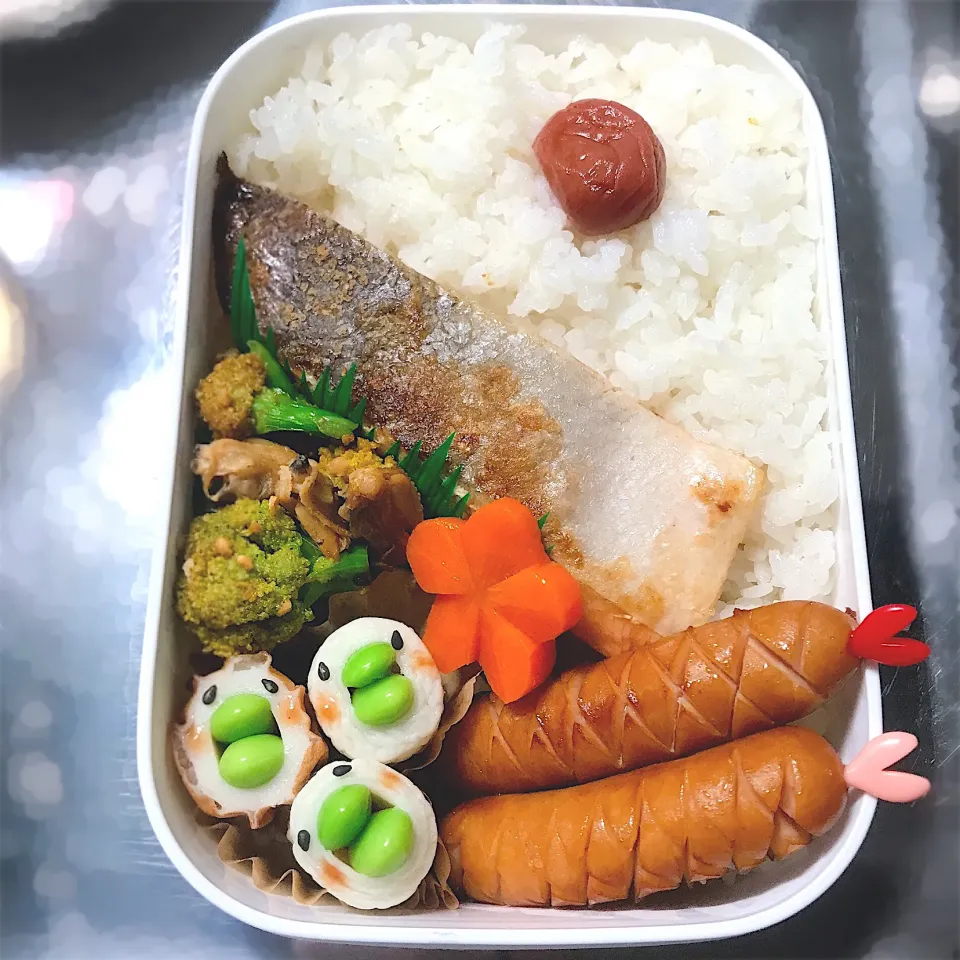 Snapdishの料理写真:シャケ弁当|おいもさん