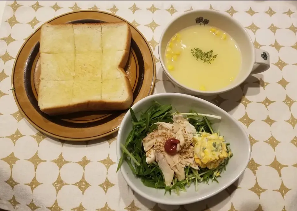 Snapdishの料理写真:茹で鶏と茹で卵のサラダ|ポロポロさん