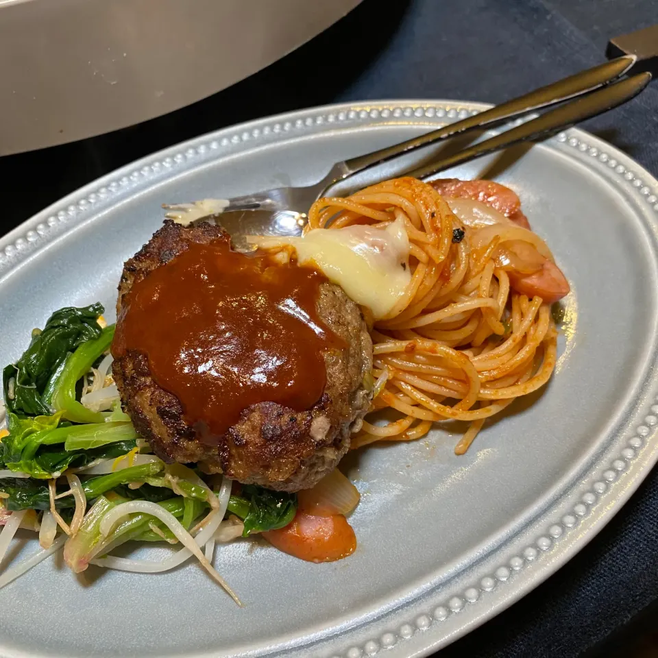 勝ち飯スタジアムで作ったハンバーグとナポリタン|麻紀子さん