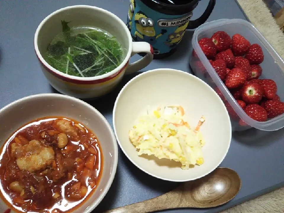 ポークビーンズ ポテトサラダ 水菜とわかめのスープ 苺|尚さん