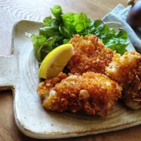 たらのカリピー焼

衣にあの大好きなお菓子、柿の種
を使用しました。
味付けは不要でたらの下処理のみです！
少しのオリーブオイルで香ばしくて
カリッカリに仕上がります。|かなさん